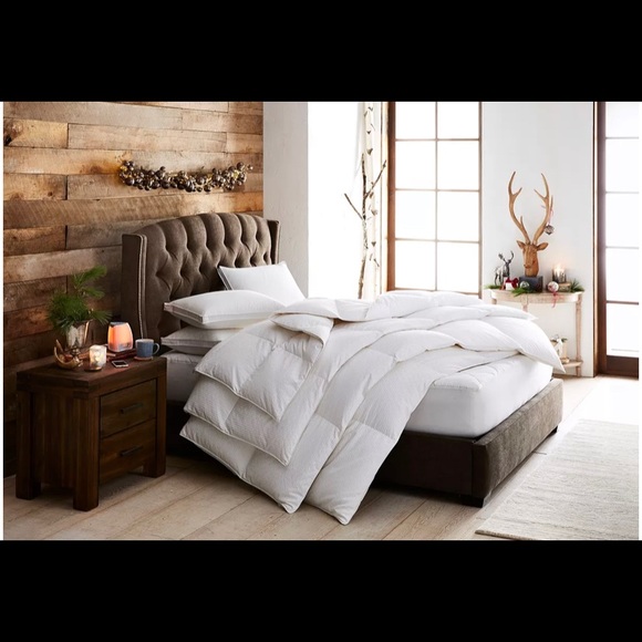 HOTEL COLLECTIONEuropean White Goose Down Medium Weight Full/Queen Comforter